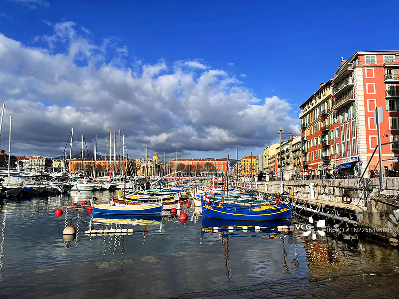 法国尼斯港的传统船只图片素材
