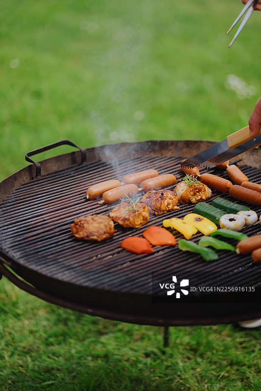 夏日烧烤派对户外烧烤美食图片素材