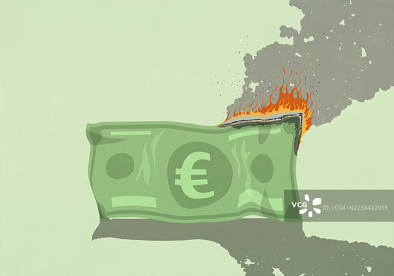 绿色背景上的巨额绿色欧元钞票着火图片素材