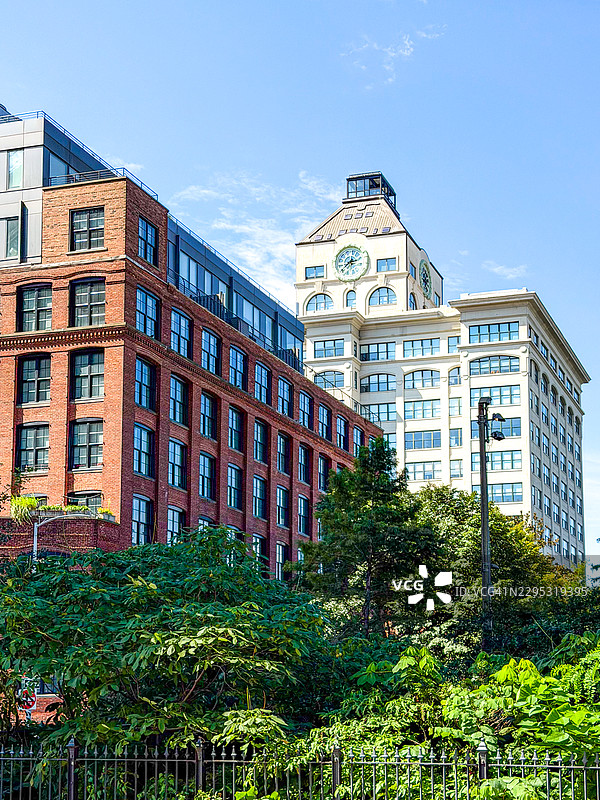 纽约布鲁克林 Dumbo 区，仓库改造的住宅楼图片素材