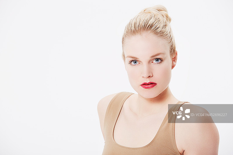 拥有美丽外表，自信由然而生！图片素材