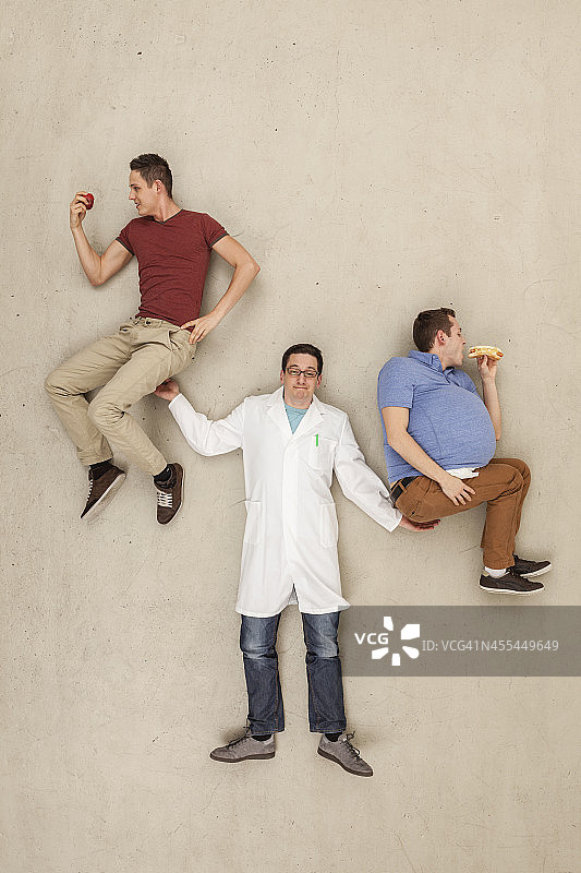 德国柏林，男人手牵着男人图片素材