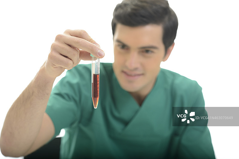 在医学科学实验室工作的研究员图片素材