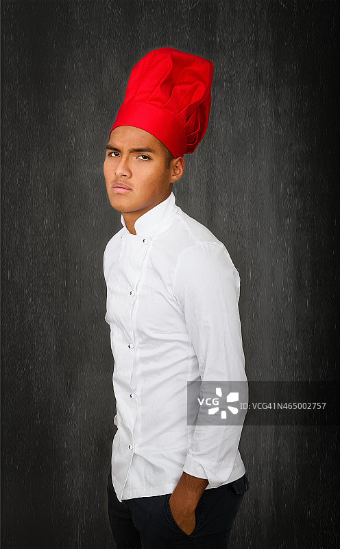 愤怒严肃的厨师图片素材