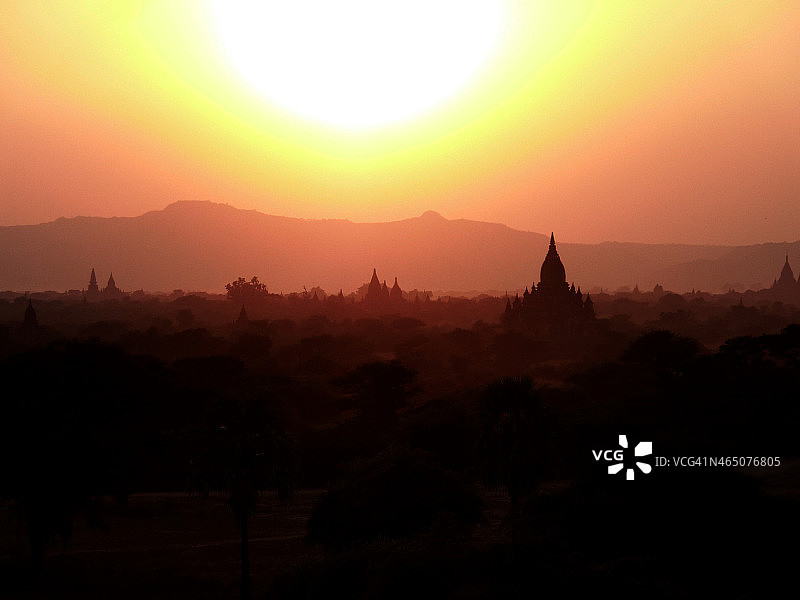 缅甸蒲甘的日落图片素材