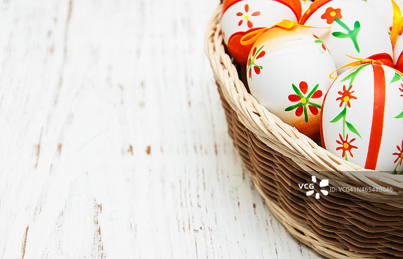 篮子里有复活节彩蛋图片素材