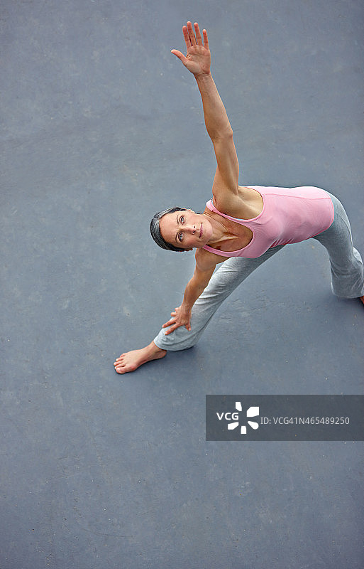 三角形姿势图片素材