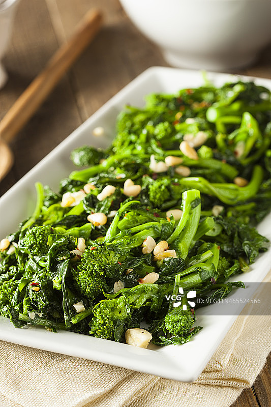 美味的自制炒西兰花拼盘图片素材