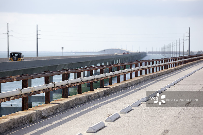 佛罗里达群岛和基韦斯特，七英里高速公路的废弃路段图片素材