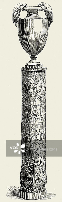 新古典主义瓮和底座图片素材