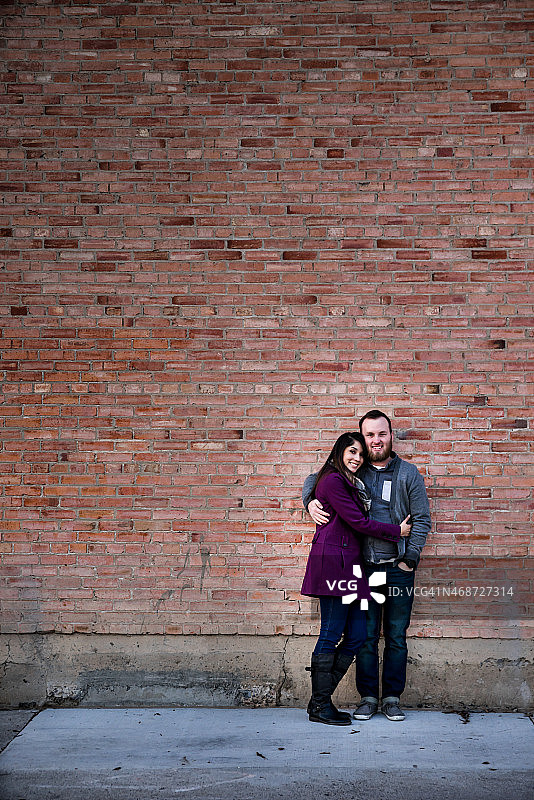 可爱的年轻情侣图片素材