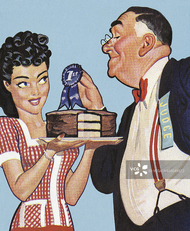 手捧获奖蛋糕的女人图片素材