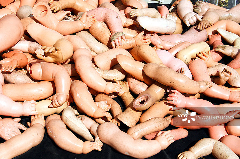 玩具娃娃修理图片素材