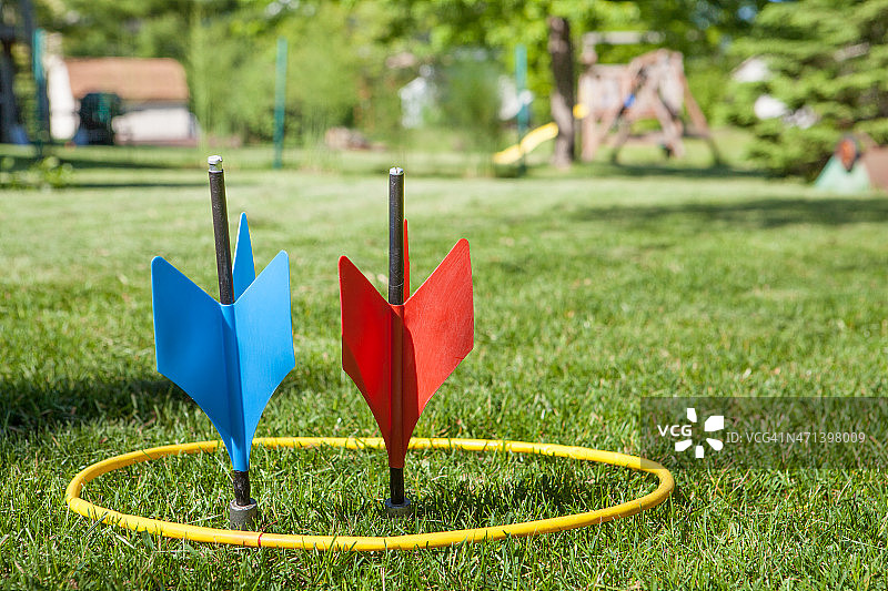 环形草地飞镖图片素材