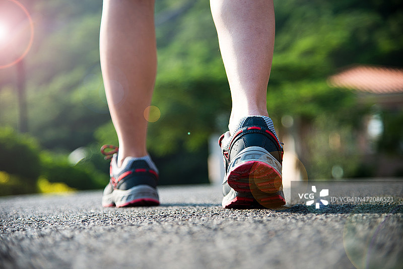 运动跑鞋图片素材