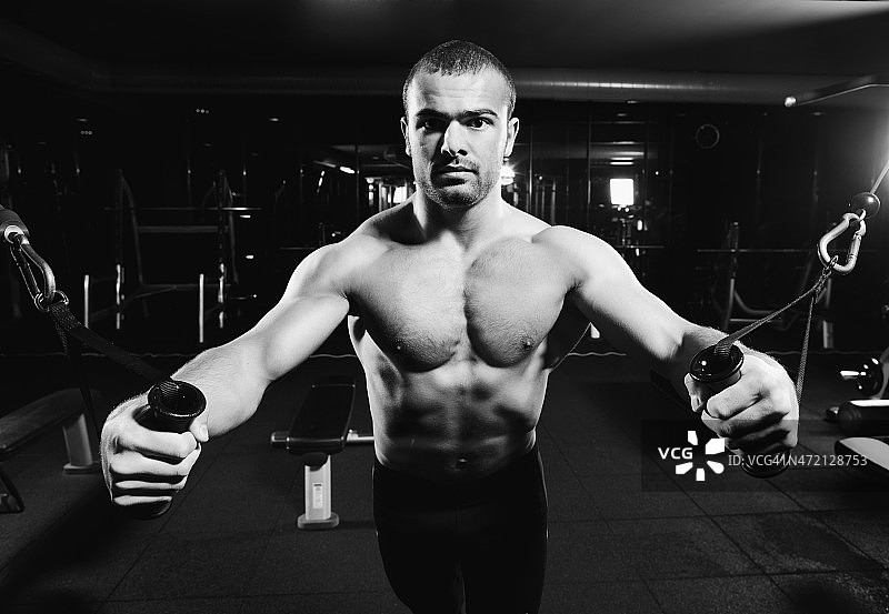 健美运动员图片素材