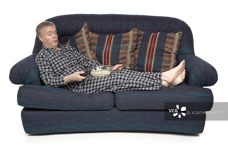 男人在看电视图片素材