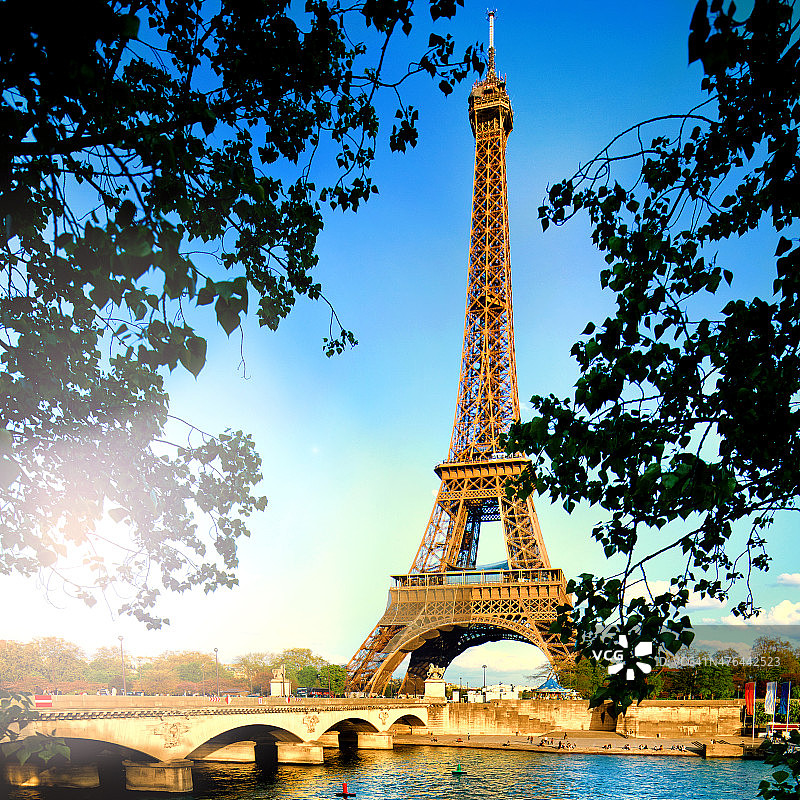 法国巴黎的埃菲尔铁塔图片素材