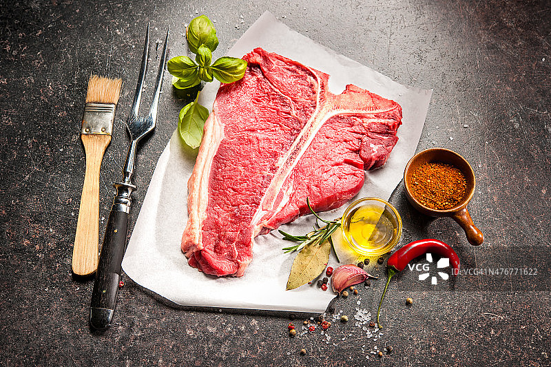新鲜T骨牛排图片素材