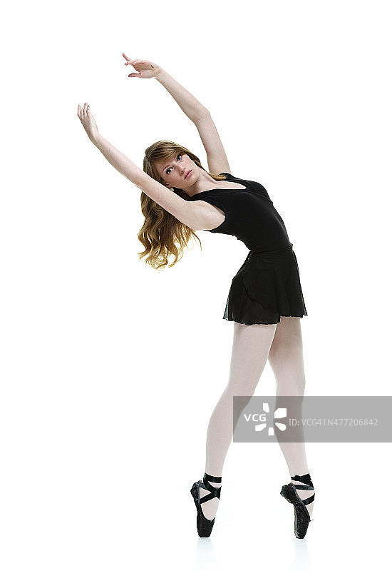 跳芭蕾舞并看向镜头的女人图片素材