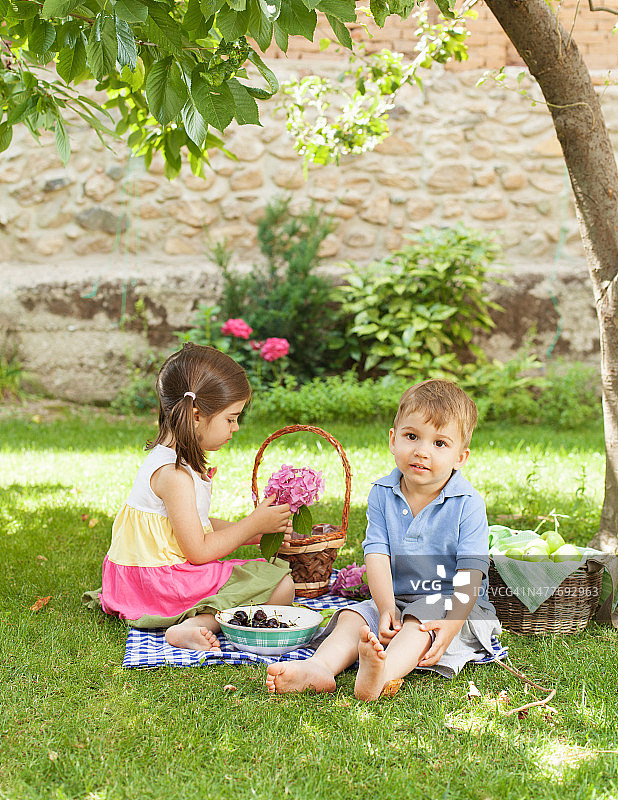 儿童玩耍图片素材