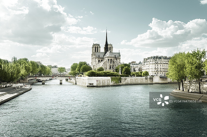 法国巴黎塞纳河与巴黎圣母院图片素材