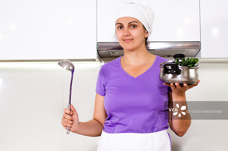 厨房里的女厨师图片素材