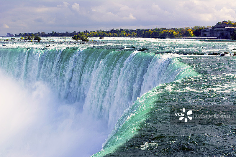 马蹄瀑布加拿大图片素材