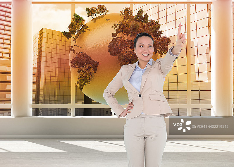 微笑女商人指点手势合成图像图片素材