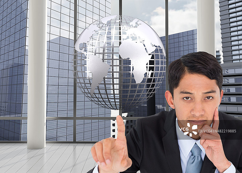 亚洲商人指着的合成图像图片素材
