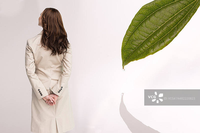 女商人背影合成图像图片素材