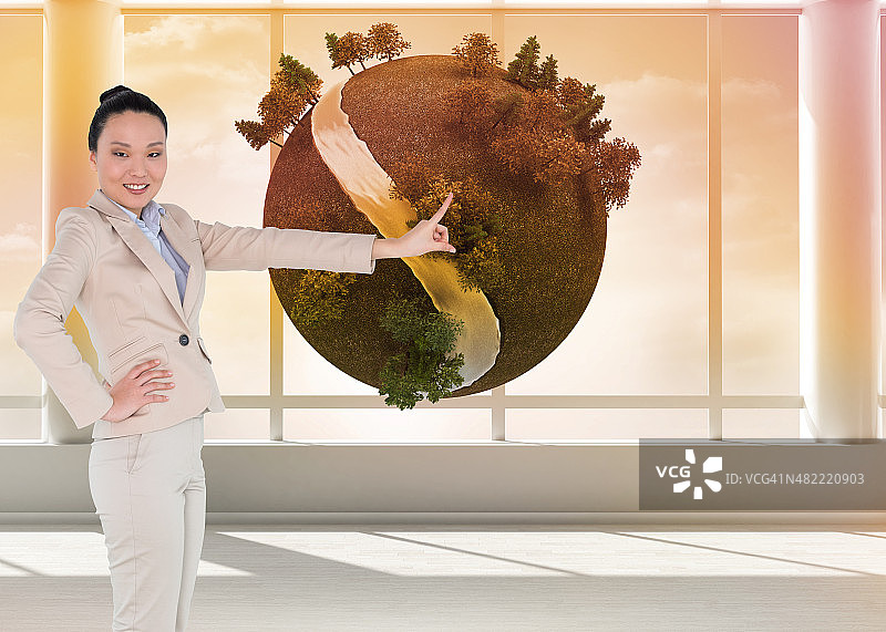 微笑女商人指点手势合成图像图片素材