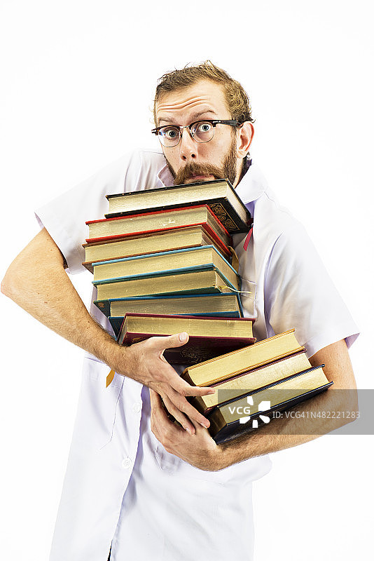 戴眼镜的读书男士图片素材