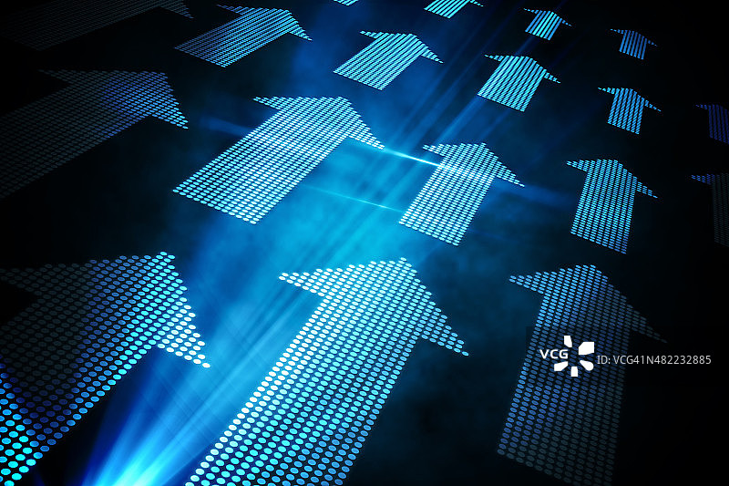 黑色背景上的蓝色箭头图片素材