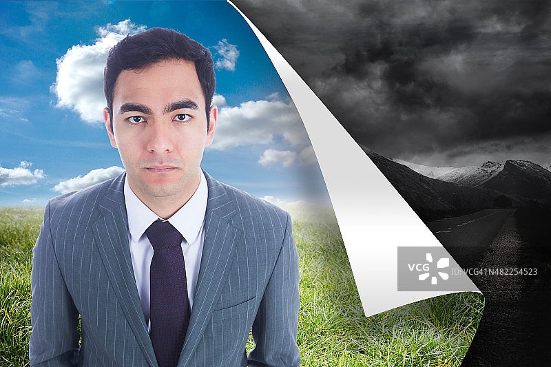 表情严肃的商人站在那里的合成图像图片素材