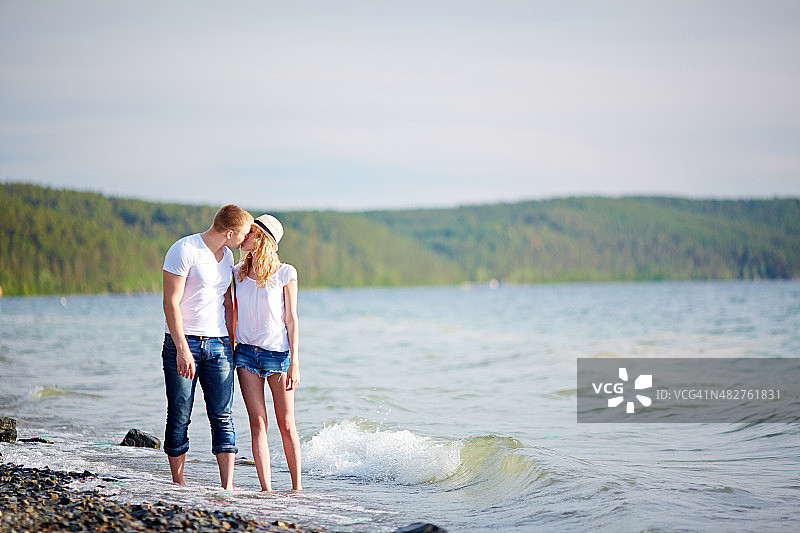 甜蜜的蜜月图片素材