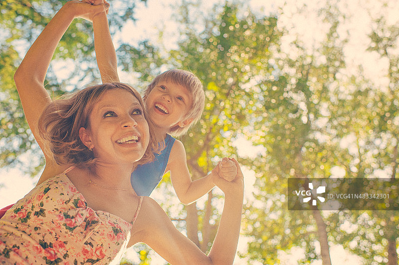 快乐的夏天图片素材