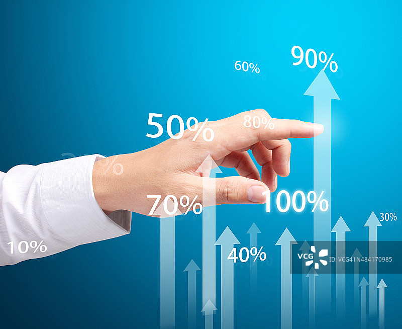 商务男士推动图表图片素材