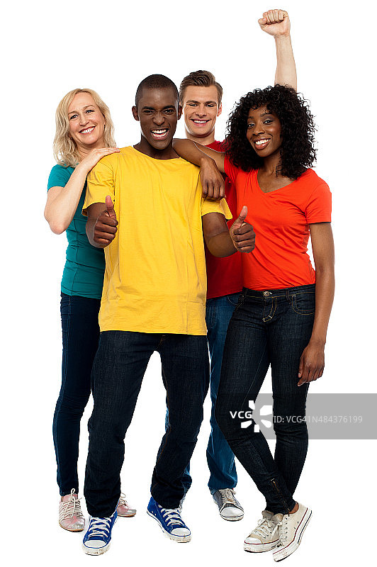 快乐的年轻朋友们的肖像图片素材