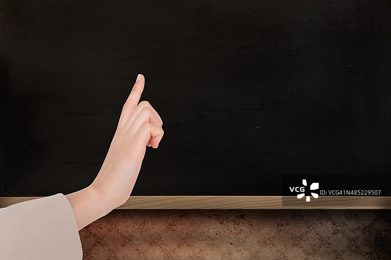 指向的商务女性合成图像图片素材