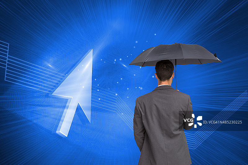 撑着灰色雨伞的优雅商务男士背影合成图图片素材