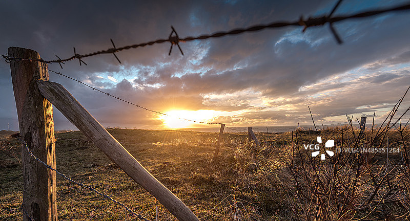看见光明图片素材