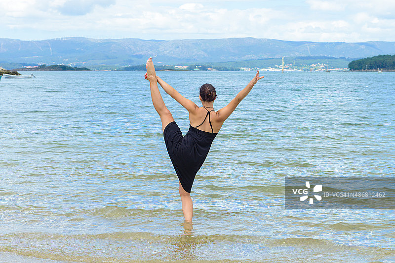 年轻的女人图片素材