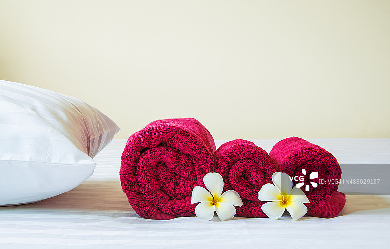 在豪华酒店享受放松生活图片素材