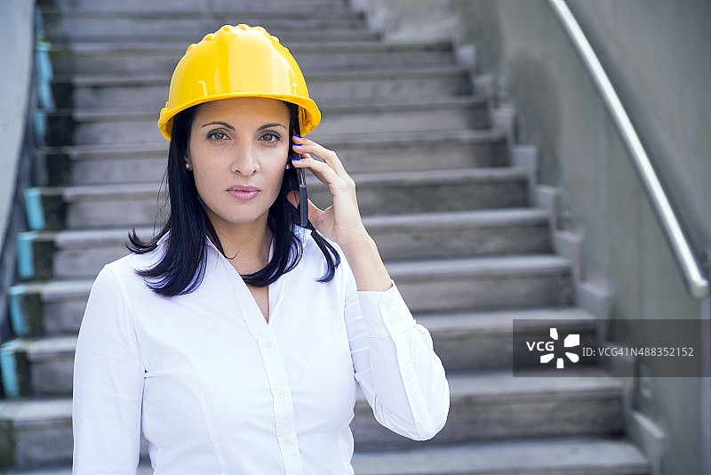 通话中的建筑师图片素材