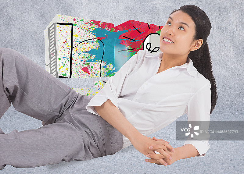 放松的女商人躺着的合成图像图片素材