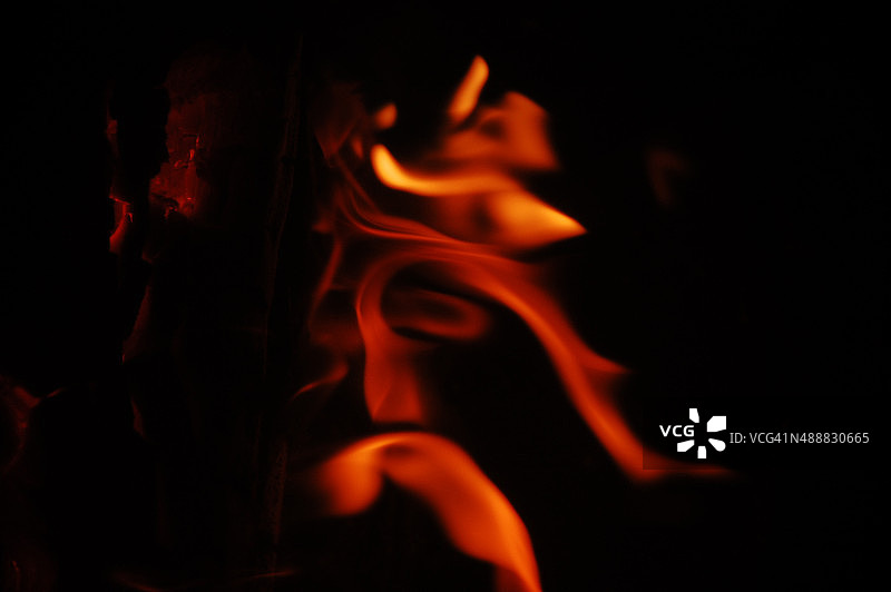 壁炉里的火焰图片素材