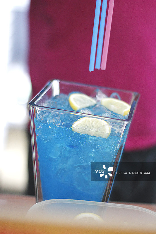 调制鸡尾酒图片素材