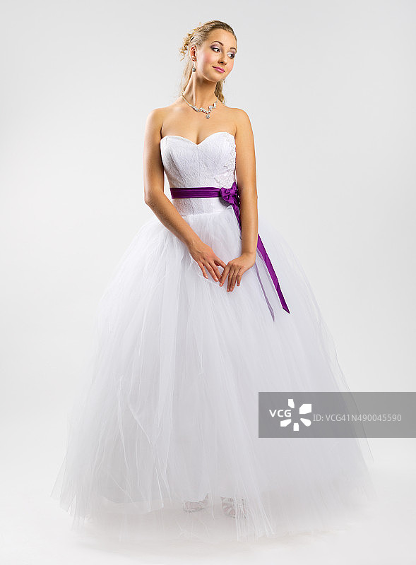 穿着婚纱的女孩图片素材