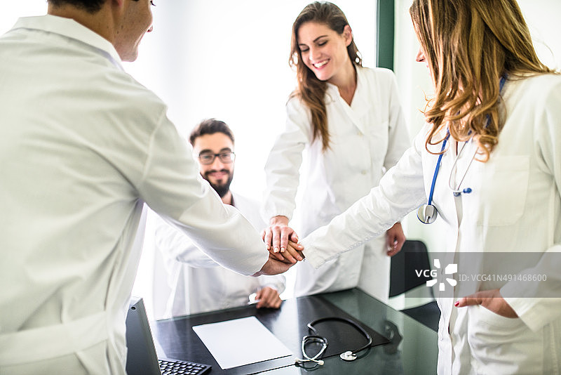 办公室医生会议团队合作图片素材